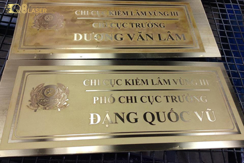 Biển đồng công ty thiết kế chuẩn