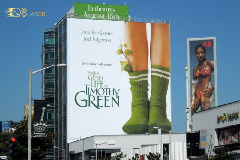 Biển hiệu dọc giúp cửa hàng dễ nhận biết 