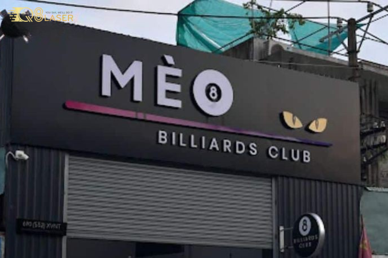 Biển quán bida đẹp, tone màu mạnh thu hút người đi đường.