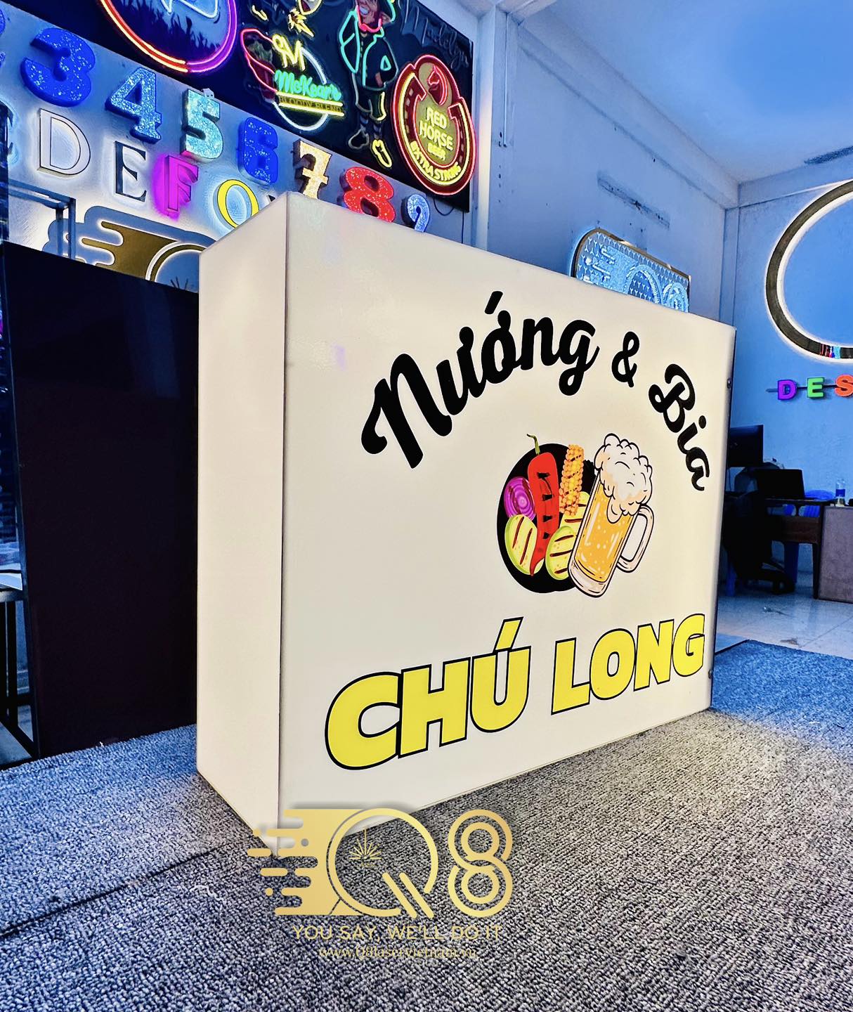 Hộp đèn quảng cáo ngaoif trời bền đẹp, chống mưa nắng