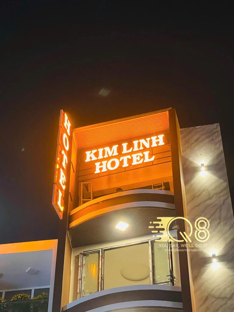 Biển hiệu Kim Linh Hotel thi công bởi Q8 Laser