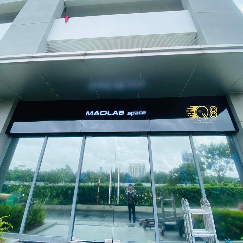 Làm bảng hiệu nhỏ theo yêu cầu linh hoạt kích thước 