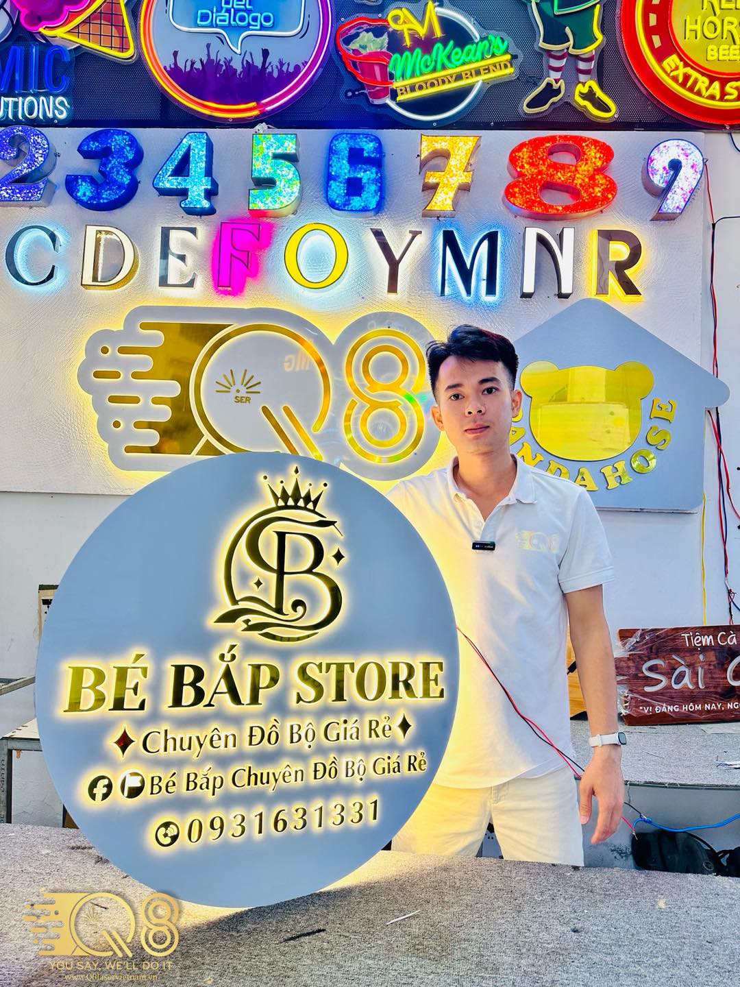 Mẫu bảng hiệu hộp đèn đẹp, ánh sáng rõ nét