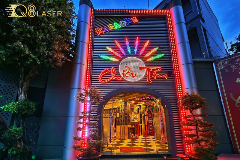 Mẫu biển quảng cáo karaoke đẹp phù hợp quán lớn