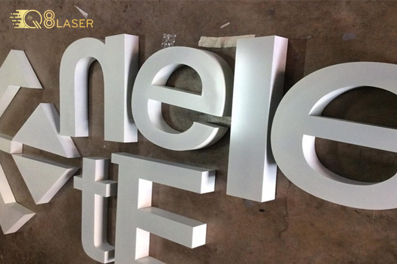 Mẫu standee formex cắt tạo hình bắt mắt