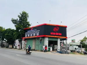 Biển hiệu Ngũ Kim Đỉnh Vàng - Q8 Laser thi công