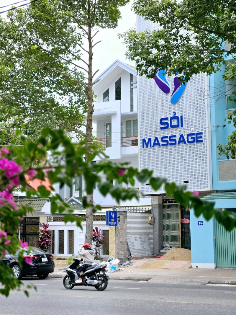 Biển hiệu Sỏi Massage - Q8 Laser thi công