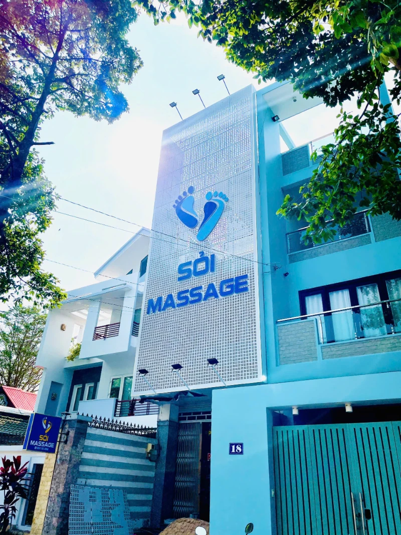 Biển hiệu Sỏi Massage - Q8 Laser thi công