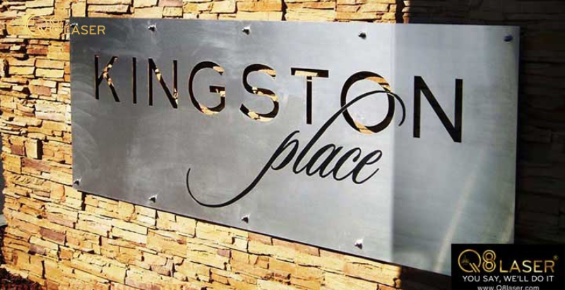 Tại sao bảng hiệu inox ăn mòn là "Vua" của các loại biển công ty?