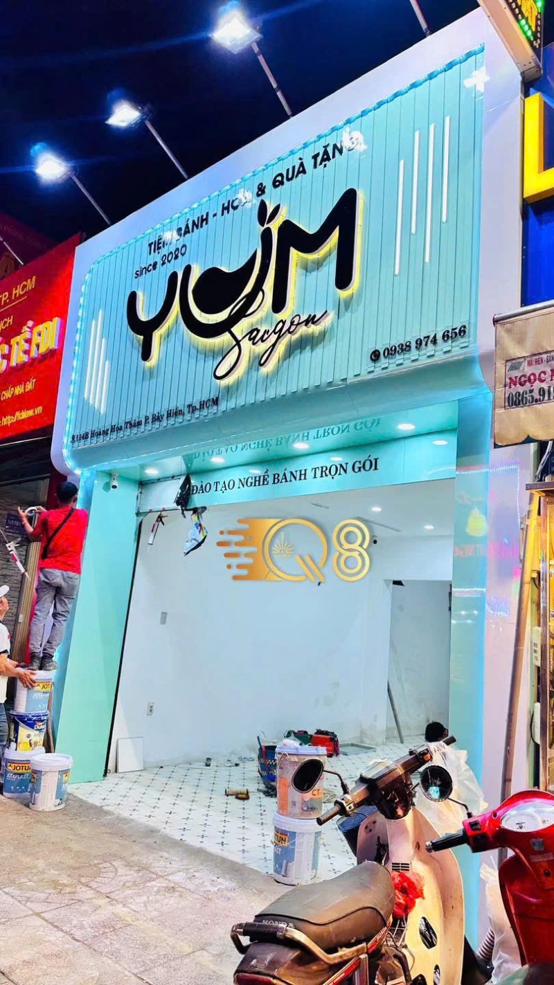 Thi công bảng hiệu YUM Saigon - Q8 Laser Việt Nam thực hiện