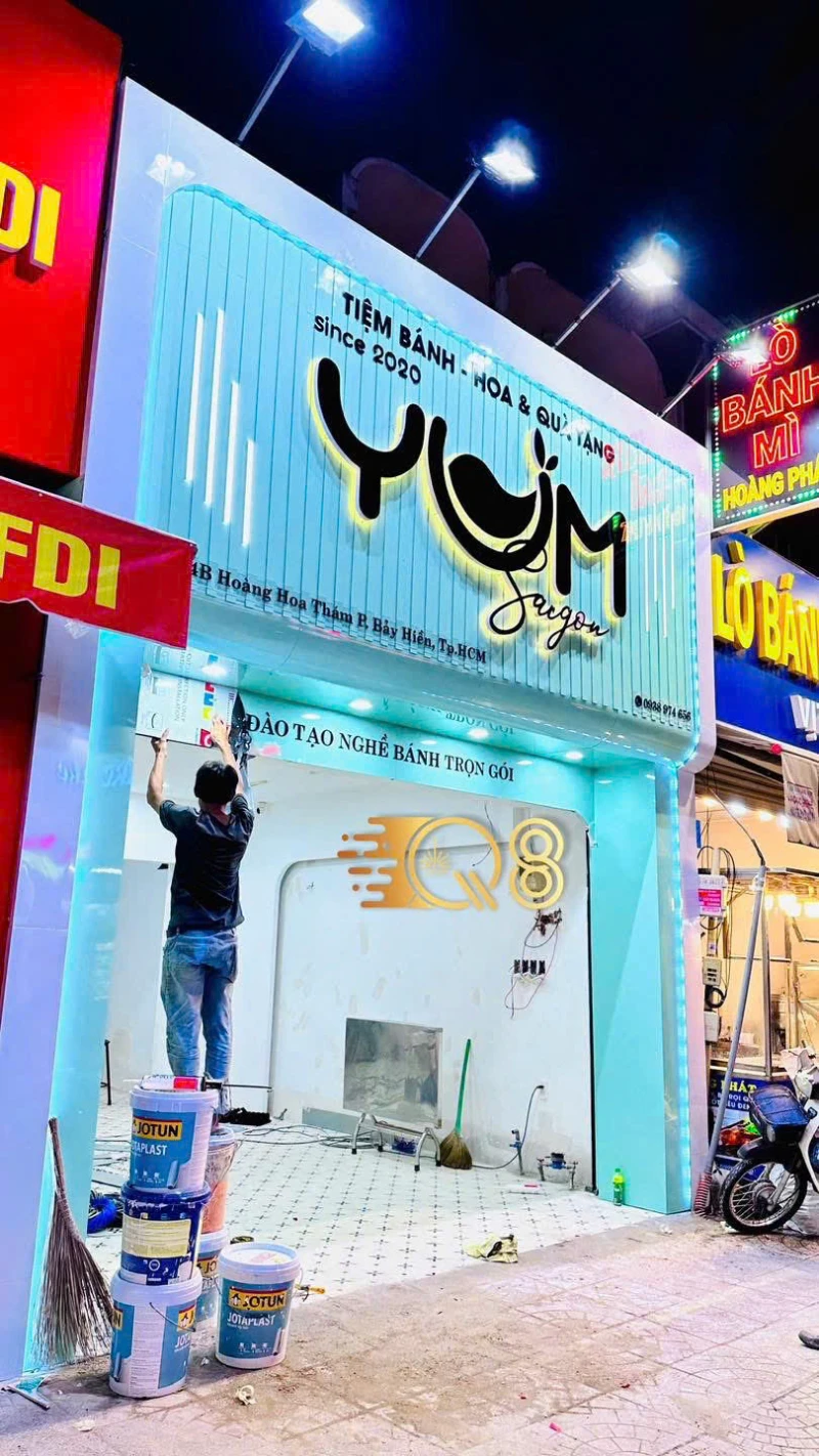 Thi công bảng hiệu YUM Saigon - Q8 Laser Việt Nam thực hiện