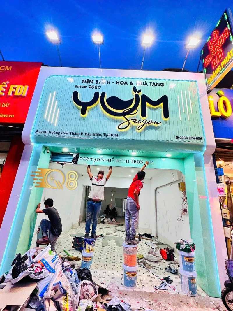 Thi công bảng hiệu YUM Saigon - Q8 Laser Việt Nam thực hiện
