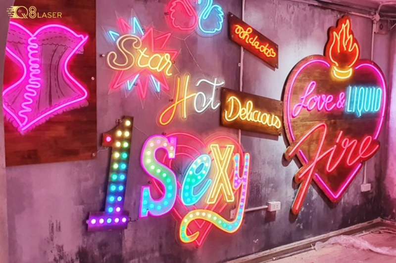 Bảng đèn neon dùng trong trang trí