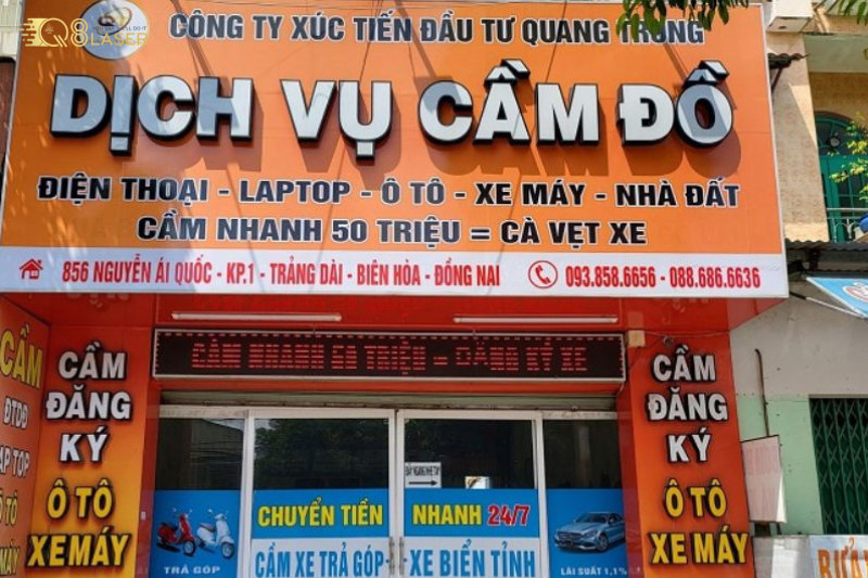Bảng hiệu cầm đồ đẹp giúp tiệm nổi bật giữa khu phố
