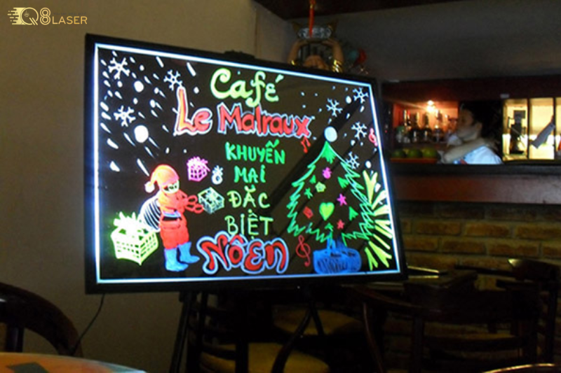 Bảng hiệu chữ dạ quang bền màu