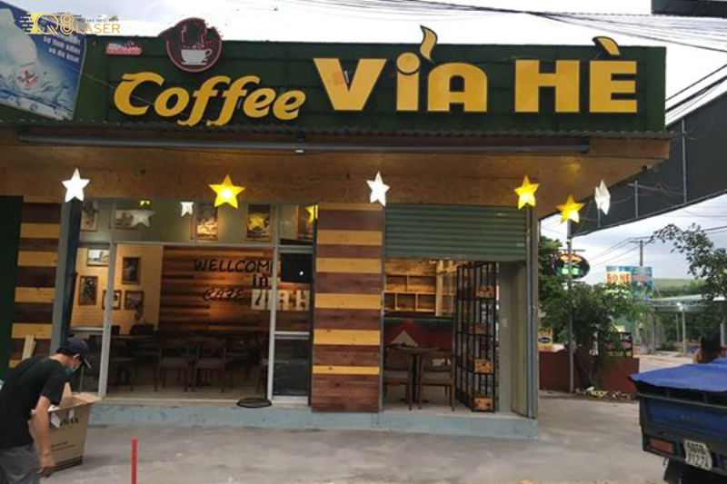 Bảng hiệu coffee phong cách trẻ trung, ấn tượng
