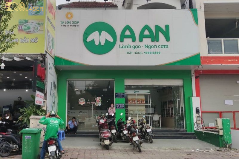 Bảng hiệu đại lý gạo rõ chữ, dễ nhận biết