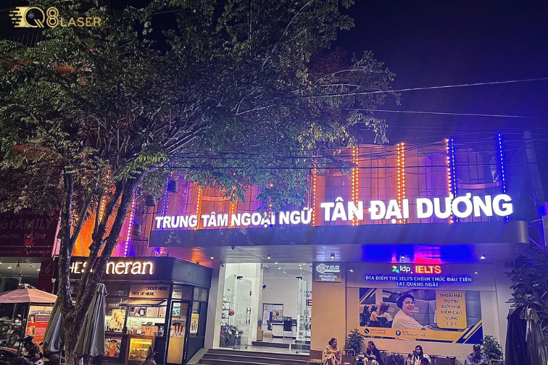 Bảng hiệu dạy thêm tiếng Anh đơn giản, hiệu quả