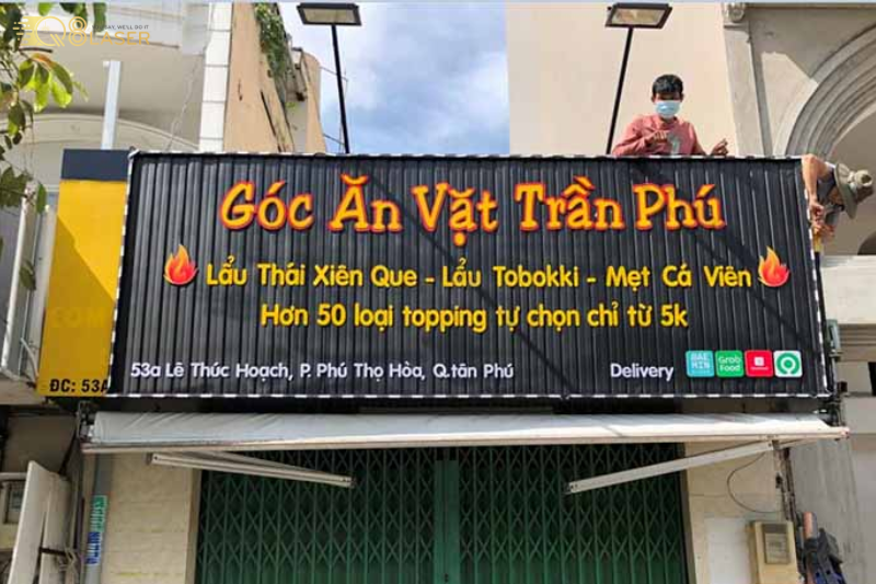 Bảng hiệu đồ ăn vặt nhìn là đói