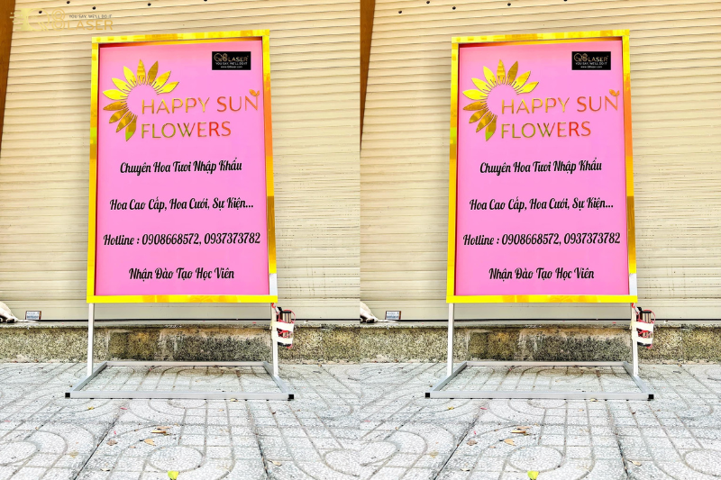 Bảng hiệu đứng đặt trước shop nổi bật