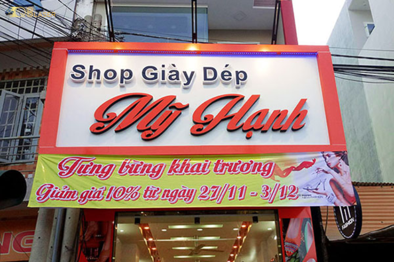 Bảng hiệu giày dép chữ nổi sang trọng