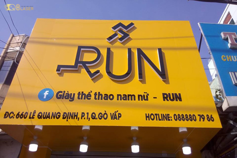 Bảng hiệu giày dép hiện đại dễ nhận diện