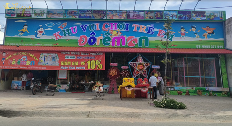 Bảng hiệu khu vui chơi trẻ em dễ nhận diện