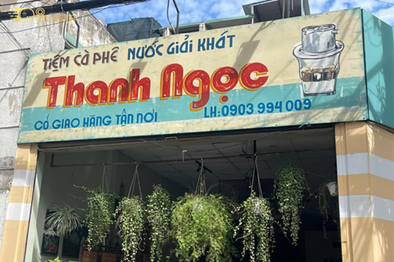 Bảng hiệu Sài Gòn xưa mộc mạc và gần gũi