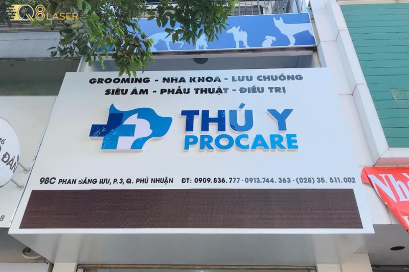 Bảng hiệu thú y rõ ràng, dễ nhận diện.