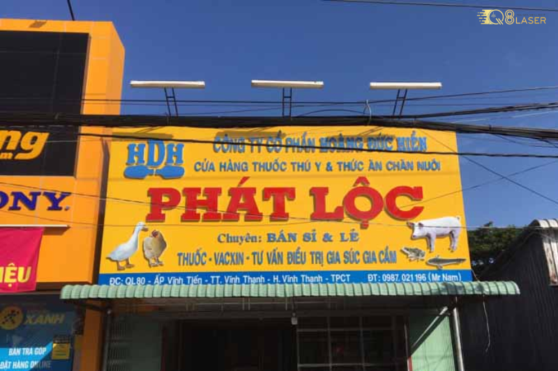 Bảng hiệu thức ăn gia súc đơn giản mà hiệu quả