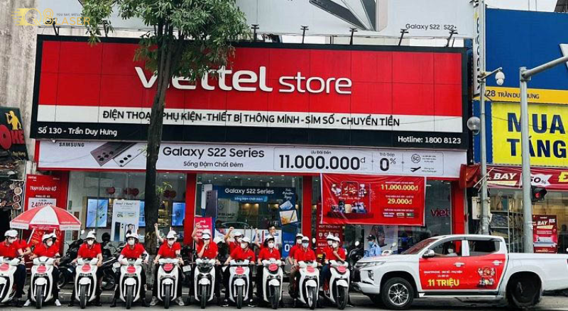 Biển hiệu Viettel gọn gàng, chuyên nghiệp.