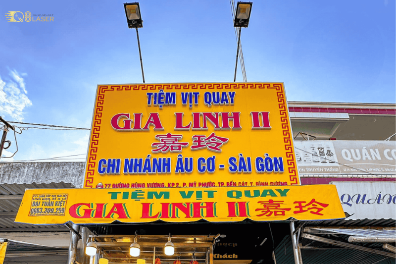 Biển hiệu vịt quay thiết kế gọn, dễ đọc