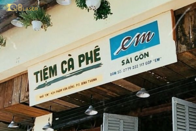 Bảng hiệu thời xưa mang đậm dấu ấn Sài Gòn cũ