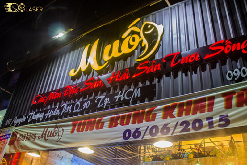 Biển nhà hàng đẹp giúp quán thu hút khách ngay từ cái nhìn đầu tiên