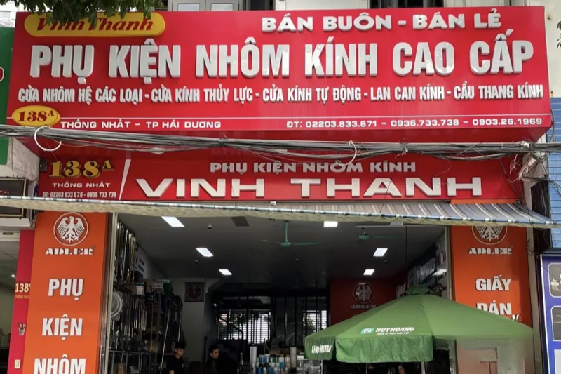 Biển nhôm kính kết hợp chữ nổi