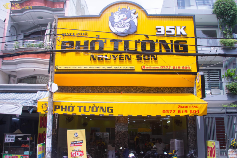 Biển phở bò đẹp, dễ đọc ban ngày