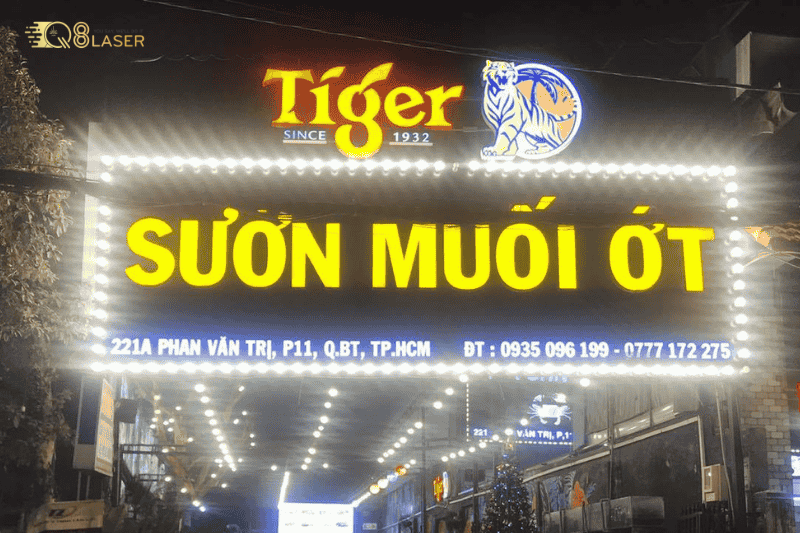Biển quán nhậu đẹp kết hợp đèn tạo hiệu ứng ban đêm