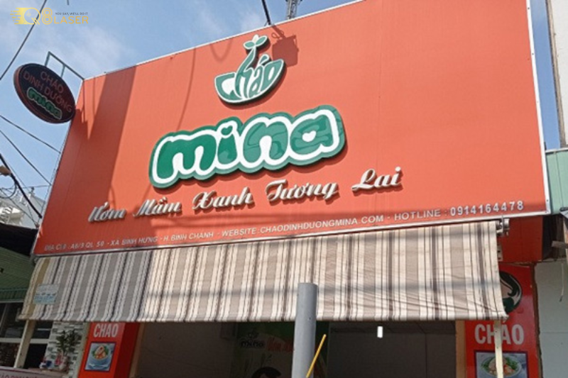 Biển quảng cáo cháo lòng thu hút thực khách