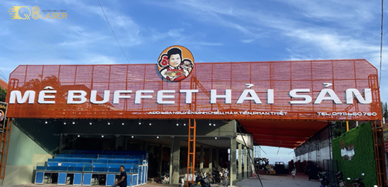 Biển quảng cáo hải sản tươi sống thu hút khách từ xa