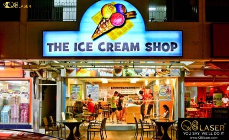 Biển quảng cáo kem tươi thu hút khách từ xa