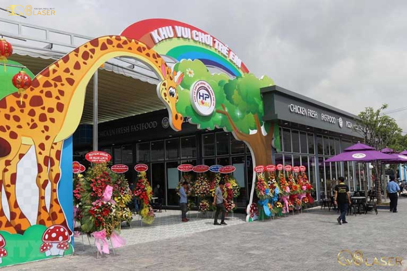 Biển quảng cáo khu vui chơi trẻ em ngoài trời