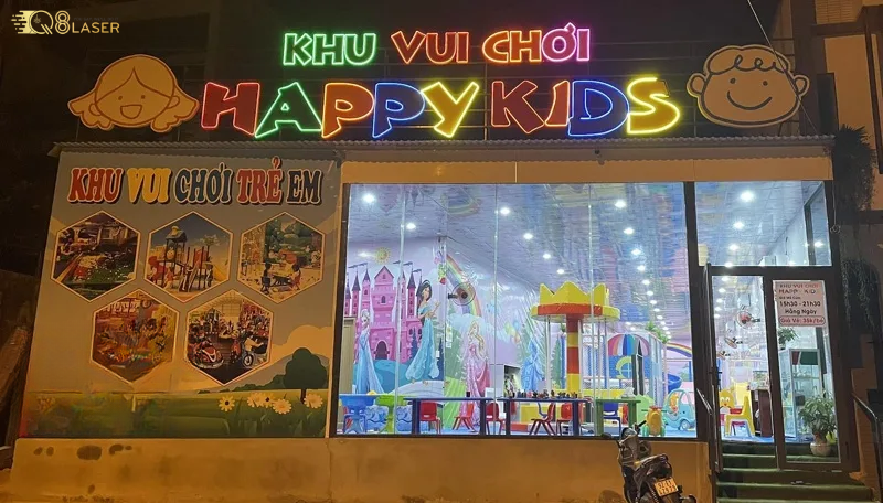 Biển quảng cáo khu vui chơi trẻ em sáng màu