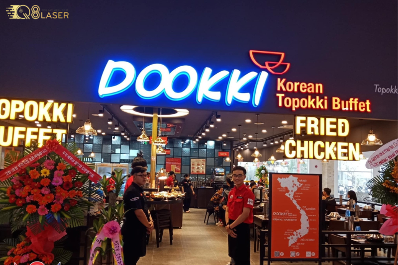 Biển quảng cáo nhà hàng ăn uống rõ nét, bền đẹp theo thời gian