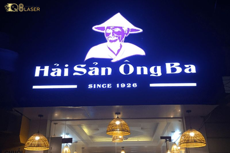 Biển quảng cáo nhà hàng hải sản sang trọng, bắt mắt