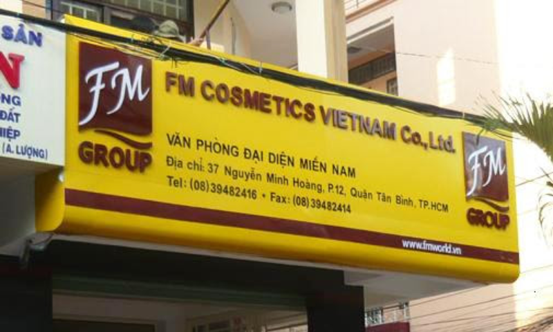 Biển quảng cáo nhôm kính sang trọng