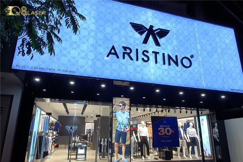 Biển quảng cáo shop quần áo đẹp, tăng hiệu quả kinh doanh