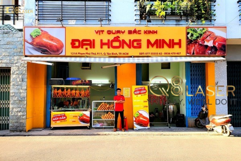 Biển quảng cáo vịt quay thiết kế bắt mắt, dễ nhận diện