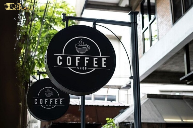 Biển treo quảng cáo dễ lắp đặt, bảo trì đơn giản