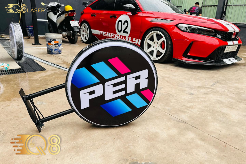 Biển treo quảng cáo nổi bật ngay từ xa