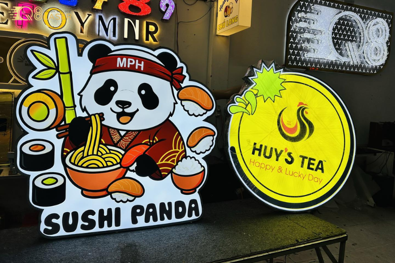 Biển treo tường mang phong cách hiện đại